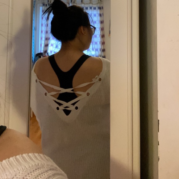 Boxy garage sweater with cross back - Picture 3 of 4